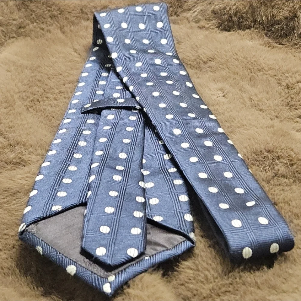 Burberrys Navy Blue Polka Dot Silk Tie